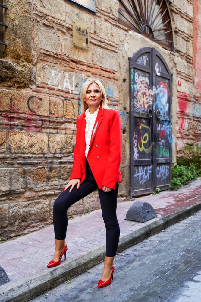 Renk Renk Ceketleri Gündüz Toplantıda Akşam da İş Yemeğinde Giyebilirsiniz